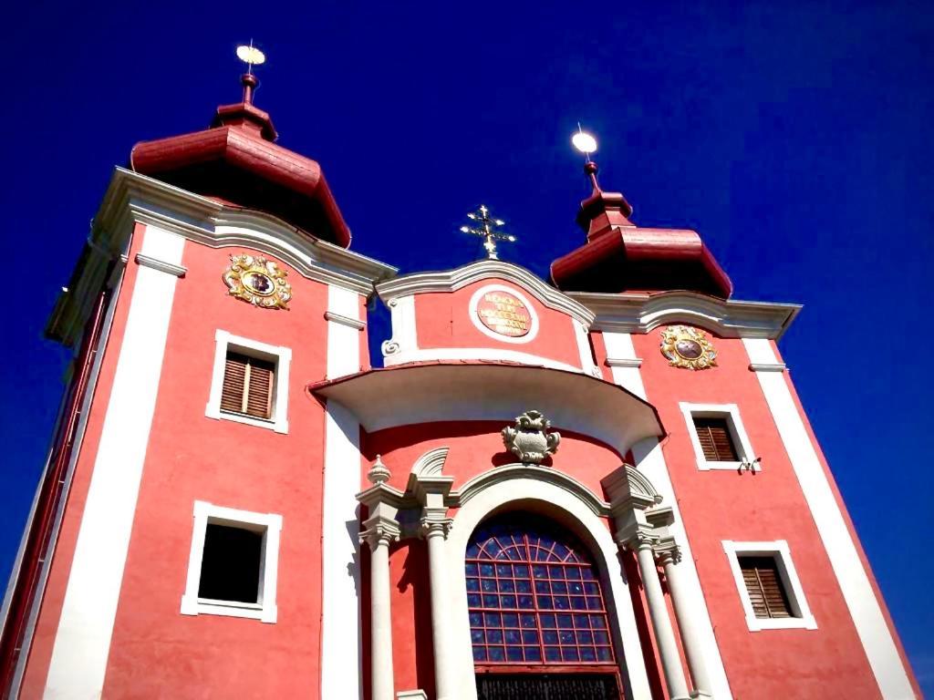Hotel Ezathouse Devicie Krupina Esterno foto